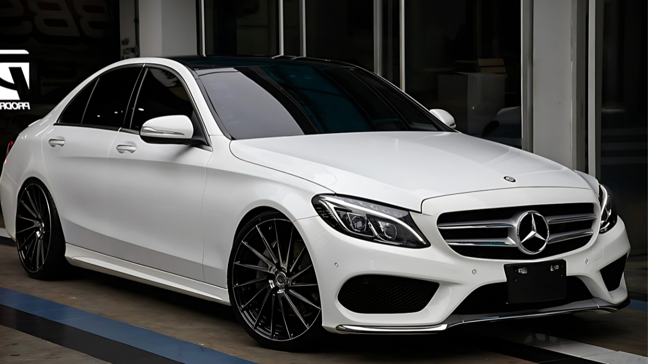 Mercedes C-Class 2025